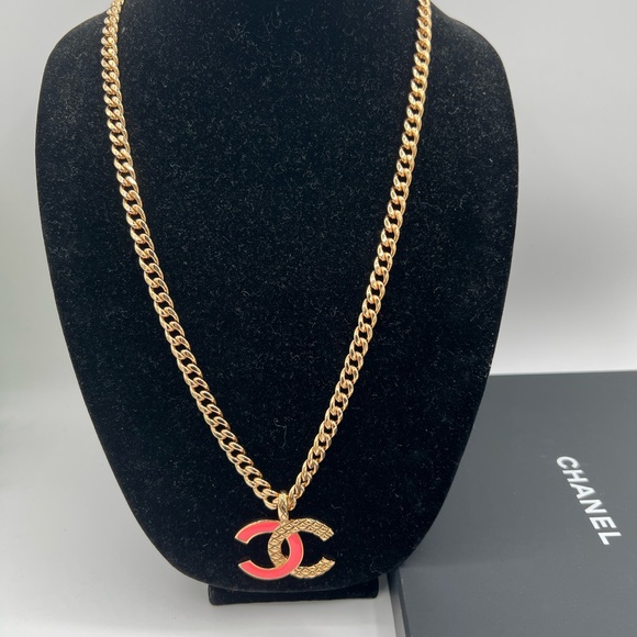 Chanel CC 24k GP pink and gold Necklace in box ❤️Authentic - Picture 6 of 9
